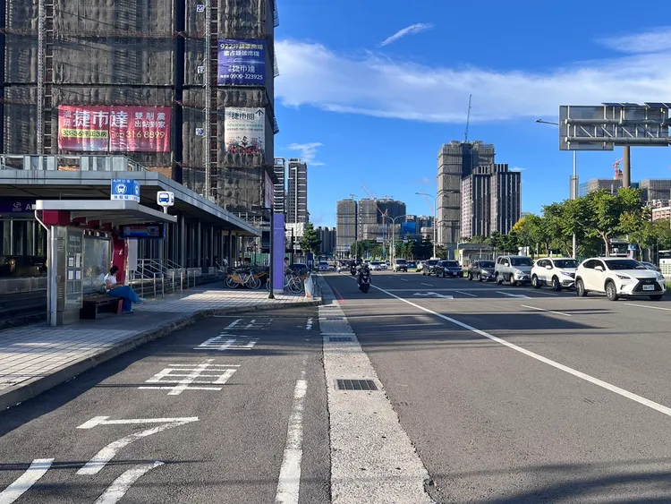 桃園市「龜山區」新成屋集中在機捷一帶，便捷交通加上僅雙北一半價格，吸引雙北通勤族湧入。永慶房產集團提供