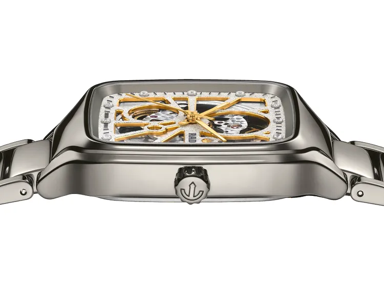 新作採用高科技陶瓷製成錶殼、錶帶、錶冠。品牌提供