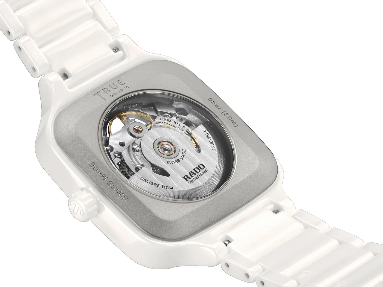 新作皆搭载Rado R734自动上链机芯。品牌提供