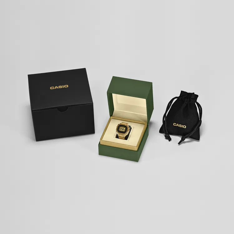 戒指錶CRW-001G-9配有特殊外盒包裝。品牌提供