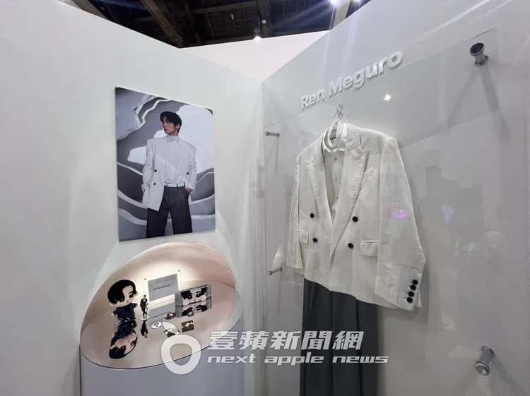 現場展示Snow Man穿過的服裝。陳薇安攝