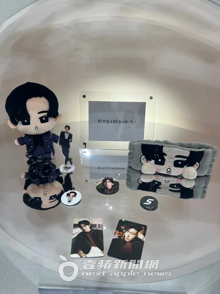 Snow Man每位成員都寫下繁體留言，目黑蓮表示「期待能直接見面的那一天」。陳薇安攝