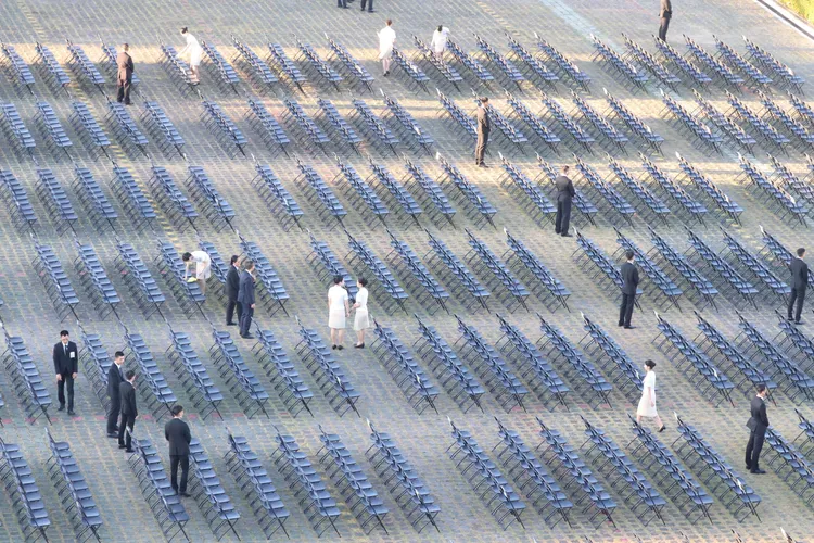 雙十國慶大會禮賓人員做最後確認。莊宗達攝