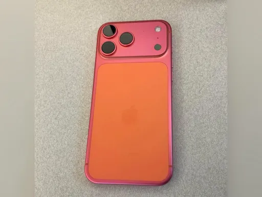 iPhone 17 Pro Max现变色案例 橘色变成玫瑰金