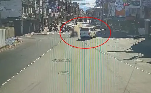 新北騎士路口衝撞救護車 慘!全身多處傷恐被吊銷駕照