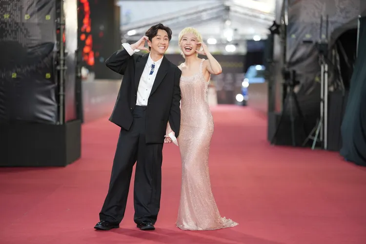 陳漢典（左）和Lulu把星光大道走成婚禮現場。攝影中心攝