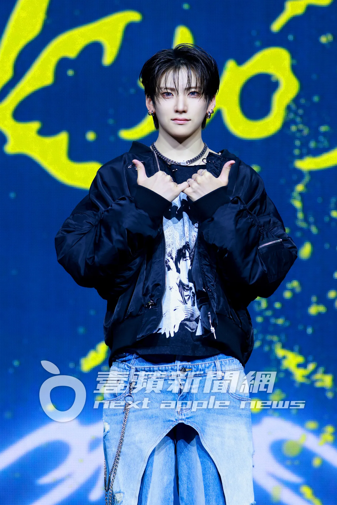 YUMA透过跟EJ聊天、看综艺节目,增进自己的韩文。YX LABELS提供