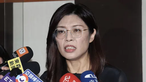 郑丽文当选! 民进党给她「两个期盼、一个提醒」