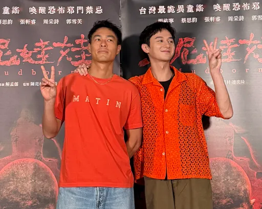 《泥娃娃》嚇出2400萬票房!影迷搶被「最帥驅魔人」張軒睿封印 導演警世:千萬別亂學