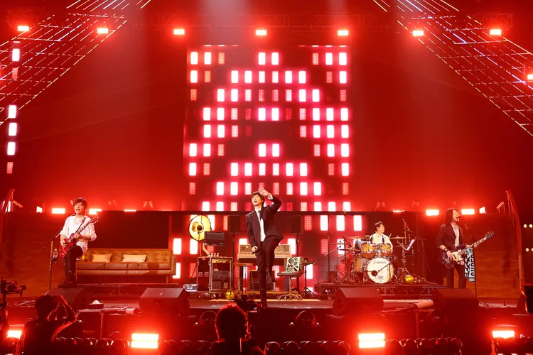 五月天壓軸登超犀利趴演出。相信音樂提供