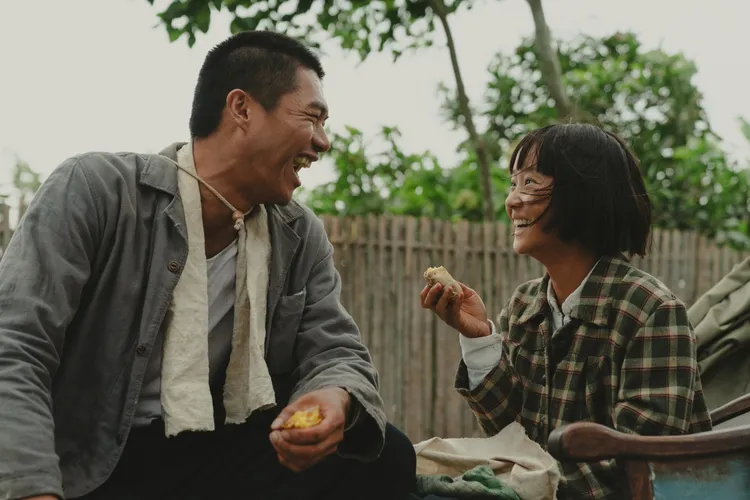 柯煒林（左）和方郁婷在《大濛》展開一段深厚情誼。華文創提供