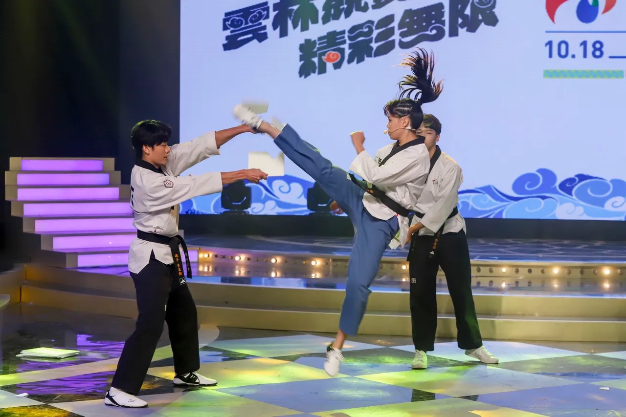 胡子萱演唱〈好胆你就来〉,搭配曾经在全运会拿到金牌的国手张珈绮、李秉翰、柯品廷、郑宥国,以舞蹈展现跆拳道。民视提供