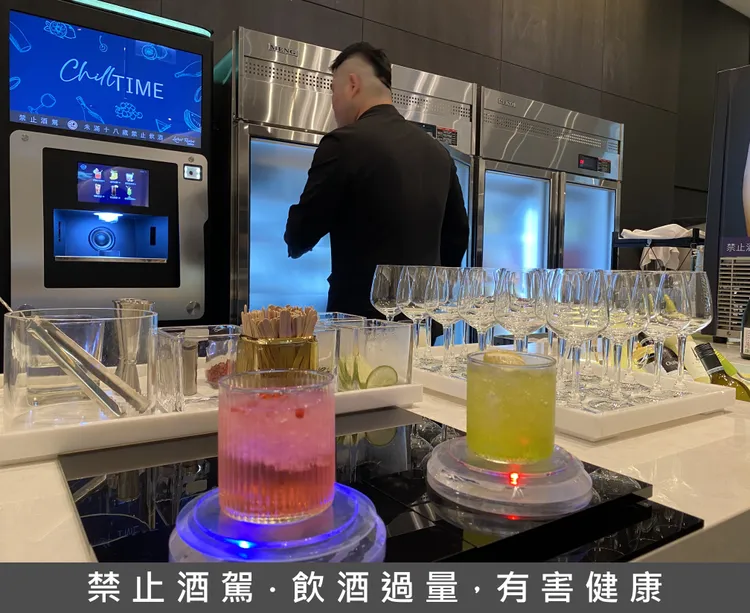 這次改裝加入「醇飲吧」智能調酒機。莊偉祺攝