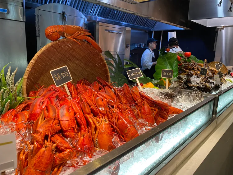 改裝後的探索廚房打造近300坪的開放空間。莊偉祺攝