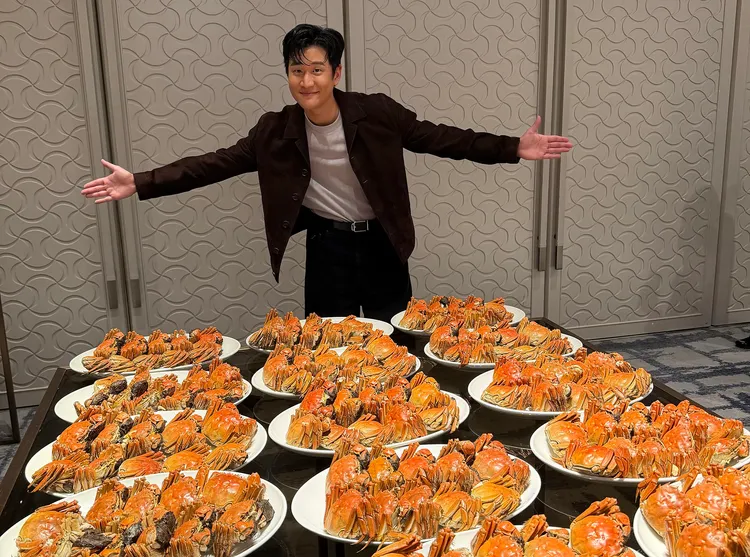 周興哲慶功成大閘蟹富豪。星空飛騰提供
