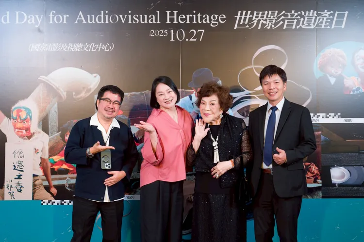 國家影視聽中心董事長褚明仁（左起）、陸小芬、周遊及文化部主秘林宏義。國家影視聽中心提供