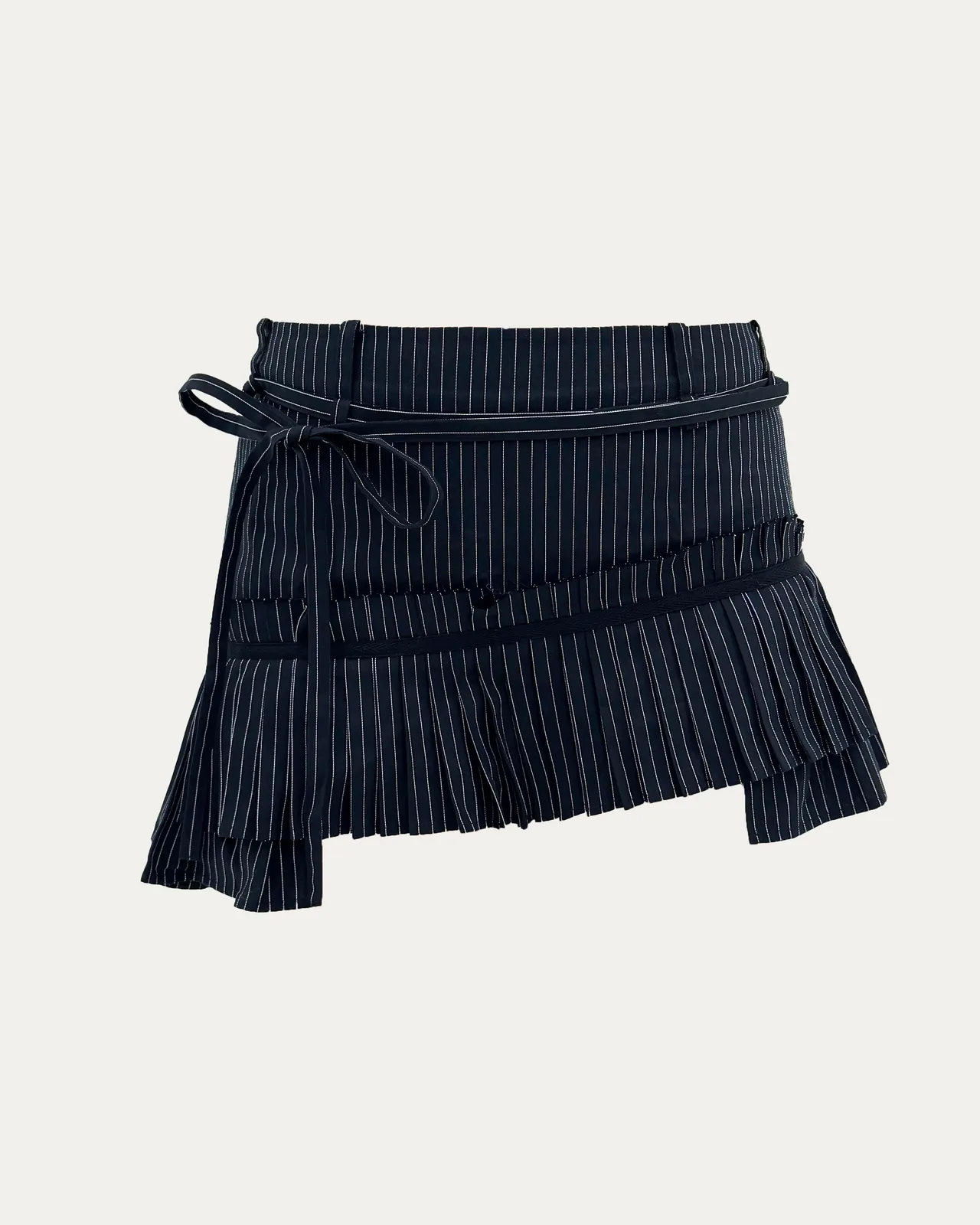 PCES Lace-up Pleated Skirt,4500元。品牌提供