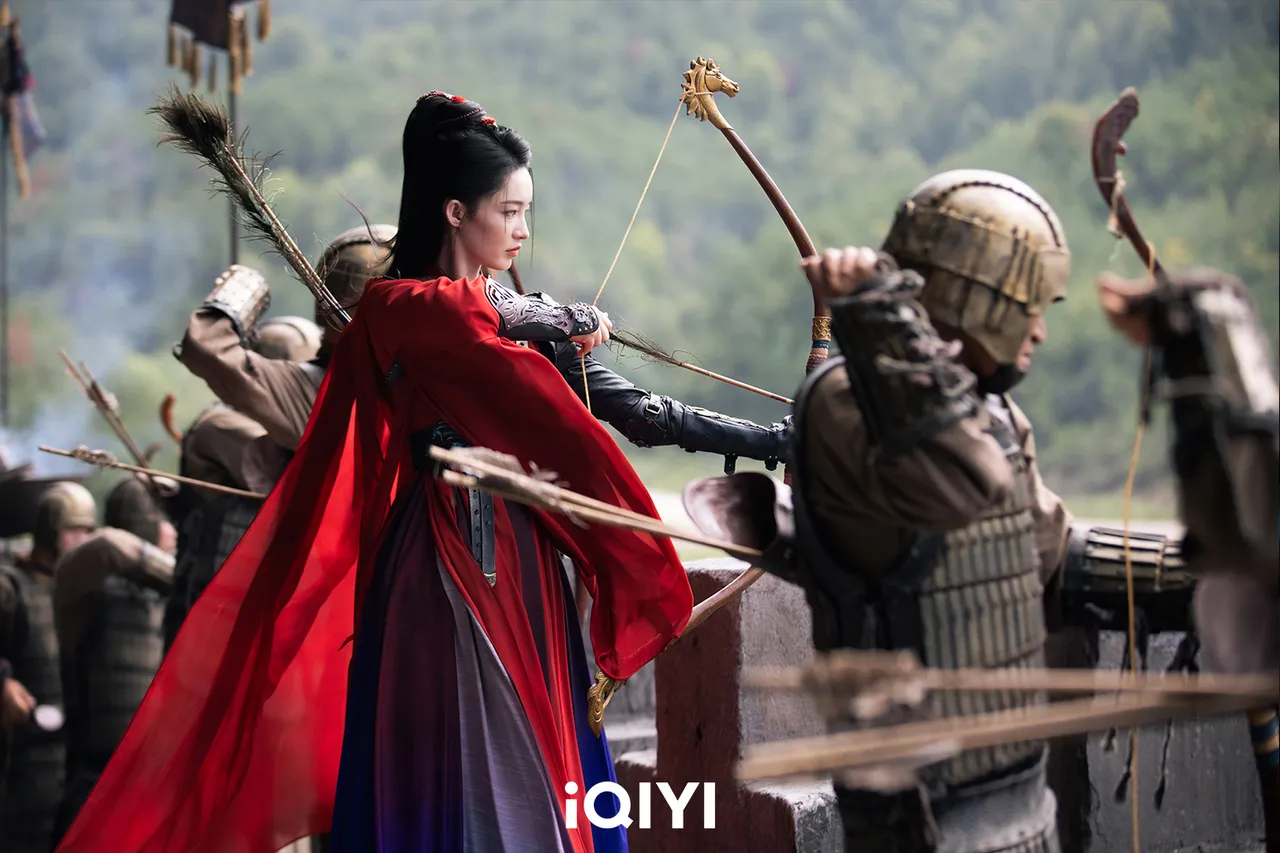 李沁身手敏捷宛如侠女。iQIYI爱奇艺国际版提供