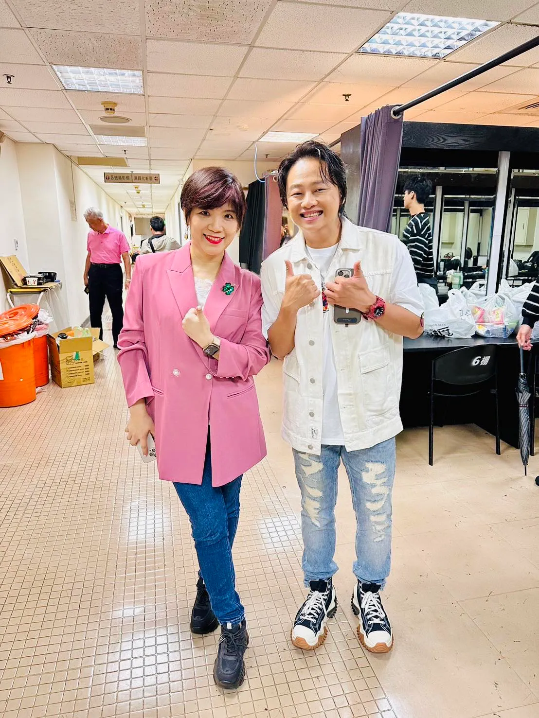 赖铭伟与来宾合影。翻摄赖铭伟脸书