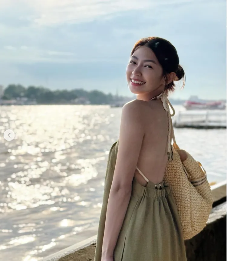 曾智希PO出泰國旅遊照說：「獻上在泰國美美的自己，之後暫時看不到了。」翻攝曾智希臉書