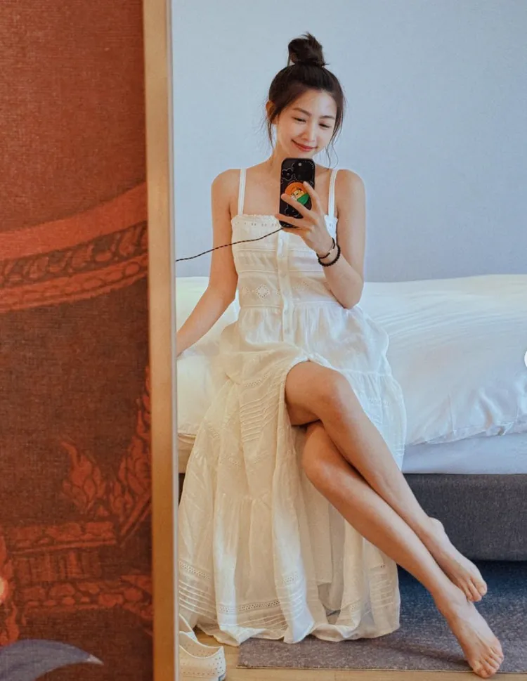 曾智希PO出泰國旅遊照說：「獻上在泰國美美的自己，之後暫時看不到了。」翻攝曾智希臉書