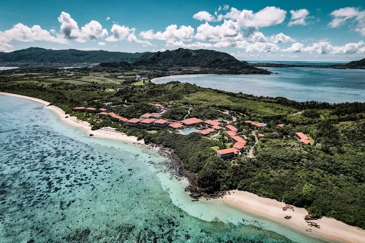 日本石垣島直飛航班全包式行程，每人最低4萬8800元起。業者提供