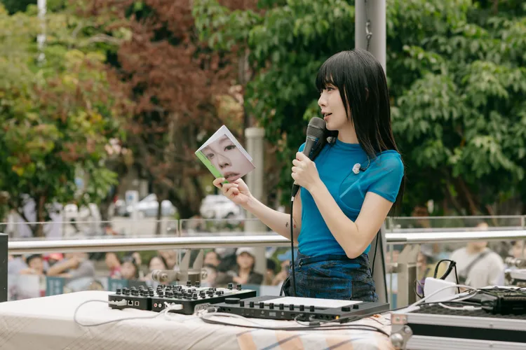 白安曝實體新專輯超有趣功能。相信音樂提供