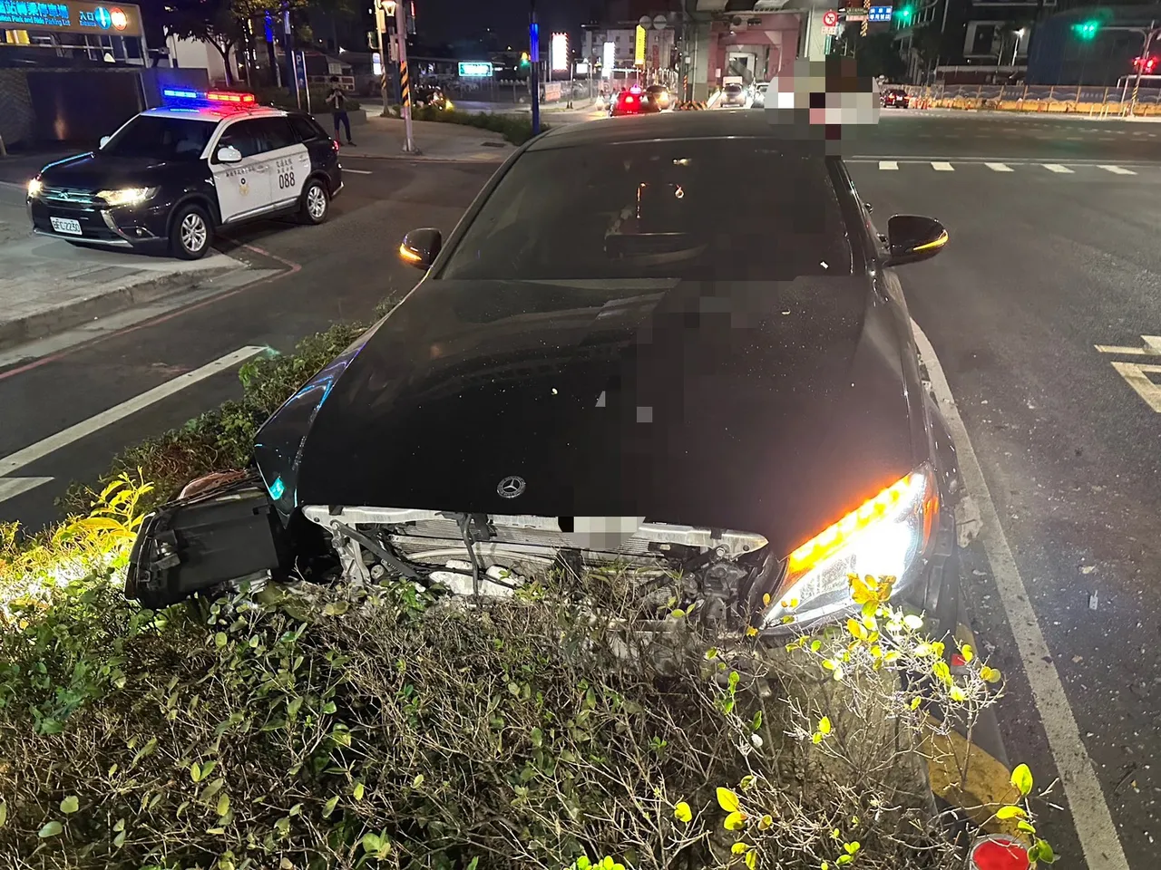 肇事的宾士车。警方提供