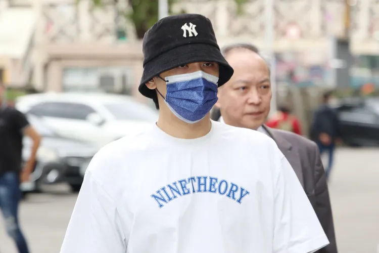 陳零九昨（27日）北上新北地院開庭，眼神空洞，問女友有無陪同？他裝作沒聽見。特勤中心攝