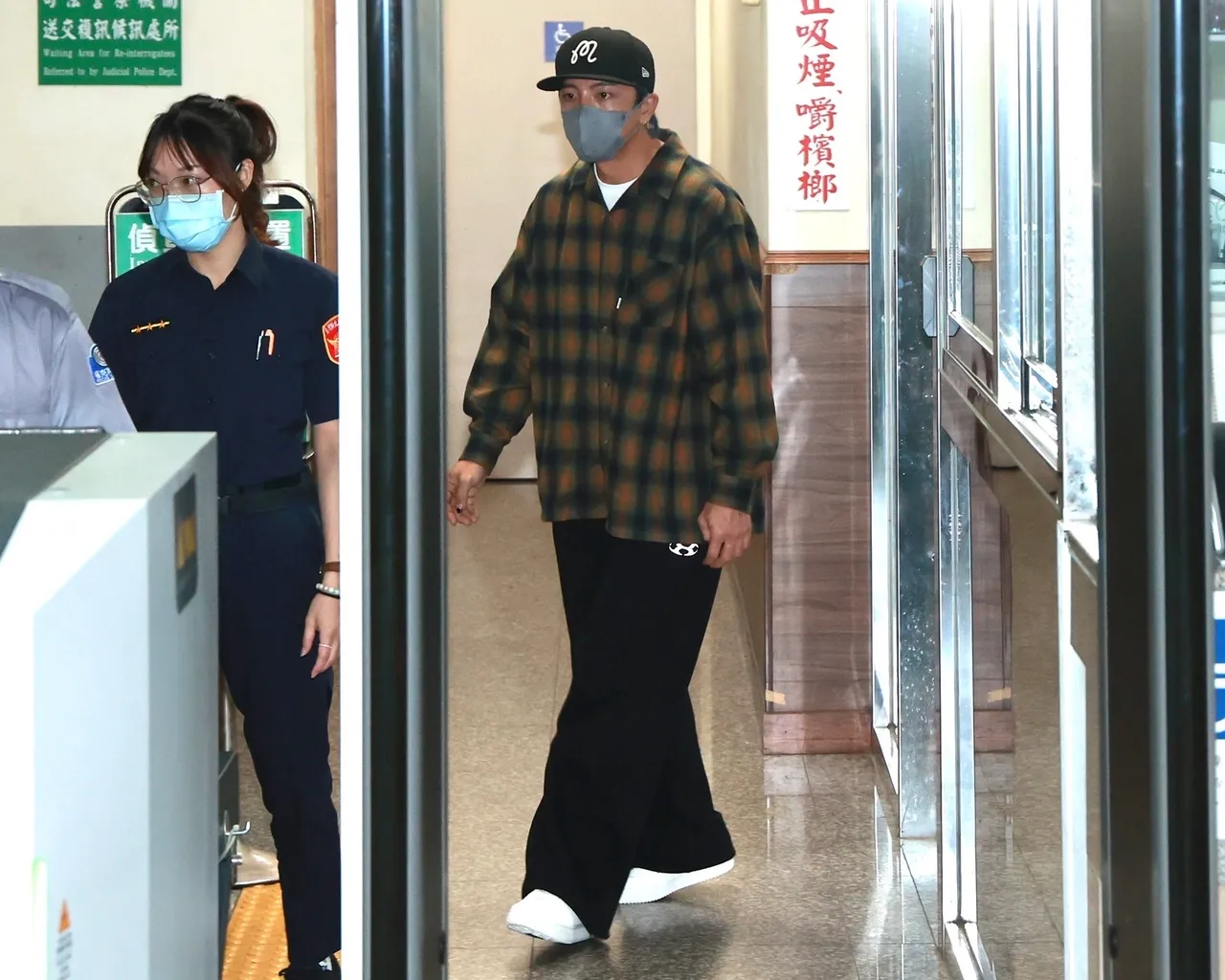 坤达被移送至新北检后迅速以50万元获得交保。特勤中心摄
