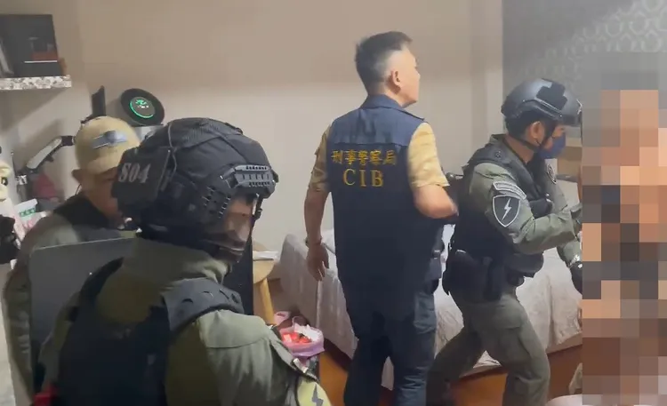 刑事局攻堅畫面。民眾提供