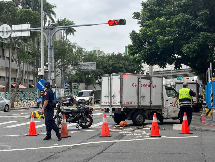 警方封鎖現場調查。翻攝畫面