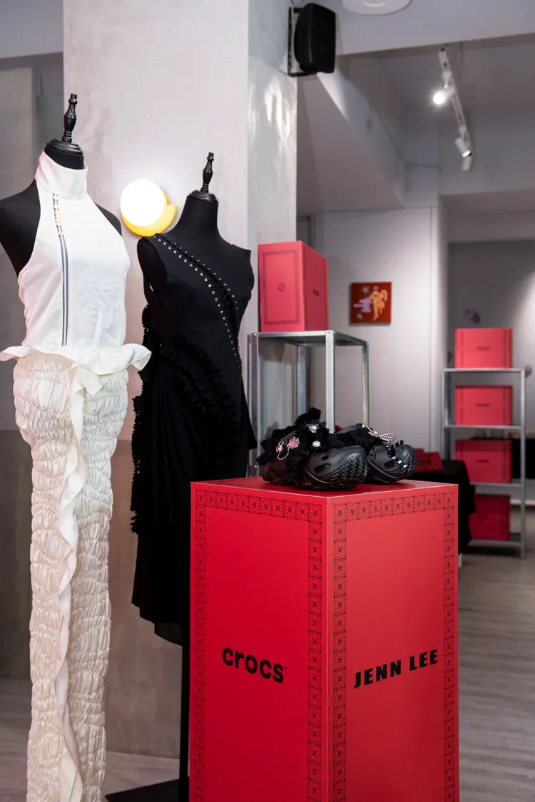 JENN LEE全新一季融入許多荷葉邊元素。品牌提供