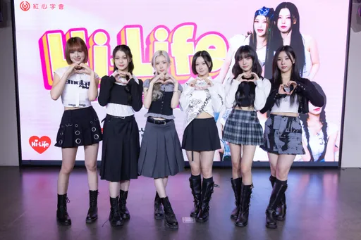 「幻藍小熊」炙熱好心腸挺公益　大隊接力奮不顧身！鞋子跑到飛出去