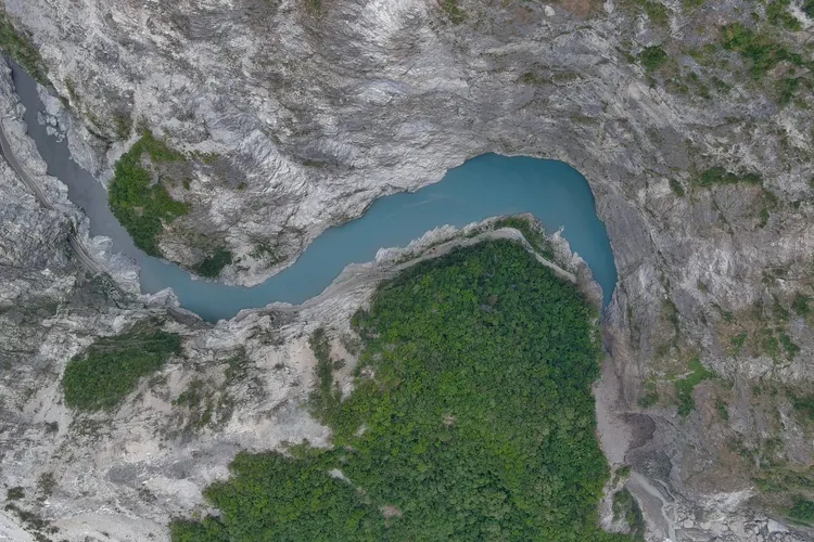 立霧溪上游堰塞湖水位上漲恐易流。太管處提供