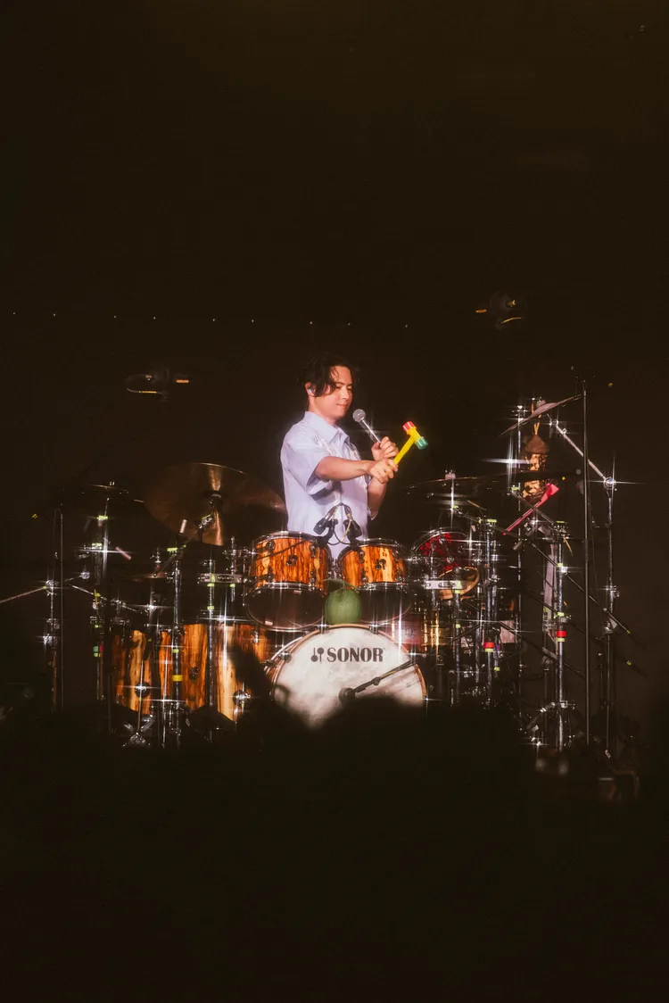 哲謙。相信音樂提供