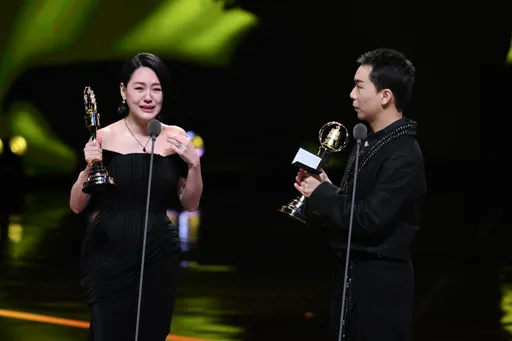 小S金鐘獎復出成焦點!女兒Elly、Lily溫情喊話:為妳驕傲