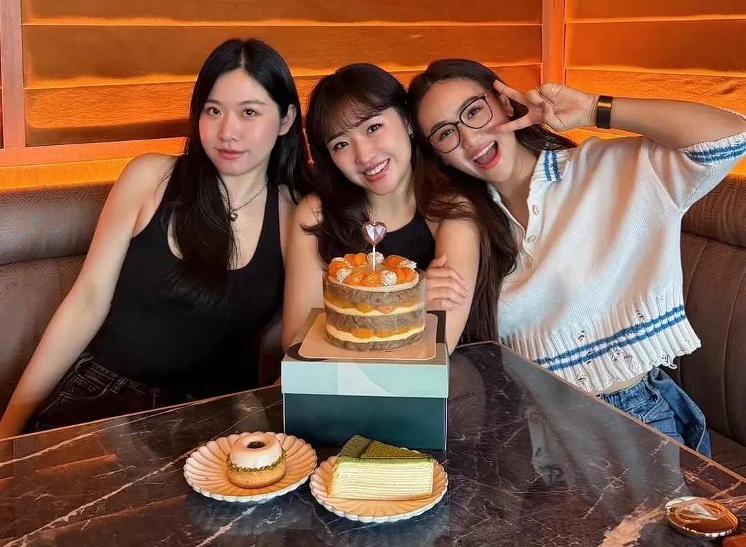 吴宗宪的3个女儿难得同框,只剩小女儿Olivia(左)尚未结婚。翻摄Sandy IG