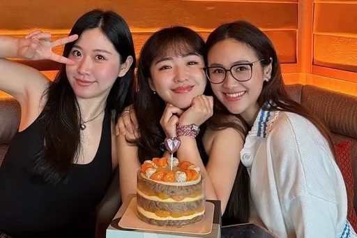 吴宗宪3个女儿美美同框为她庆生!完全没揪鹿希派 Sandy吐原因