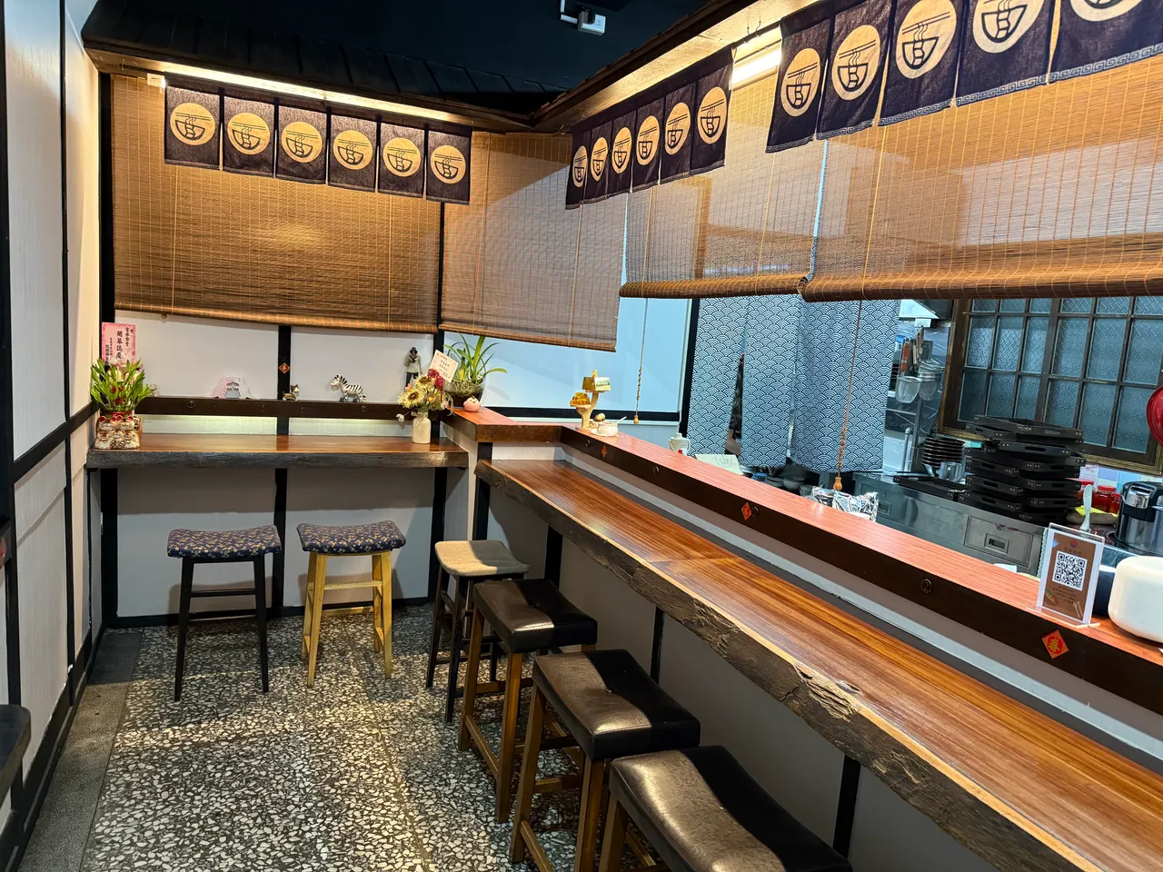 小巧精致却充满温度的店内设计,让人有如家般感受。S.H.摄