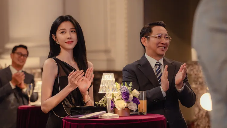 邵雨薇與屈中恆在《人浮於愛》中有許多親密對手戲。公視提供