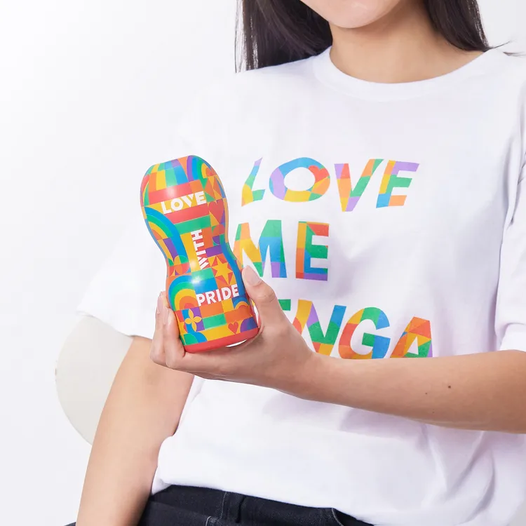 TENGA以繽紛彩虹設計詮釋「LOVE ME TENGA」精神，邀請每個人勇敢表達自我、擁抱愛的多樣面貌。業者提供