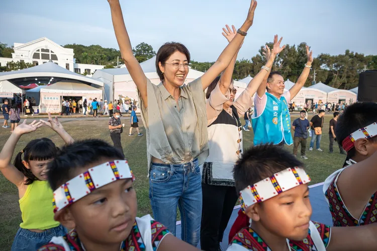 南投縣長許淑華昨天出席茶業博覽會，表示會將大家的建議納入參考。縣府提供