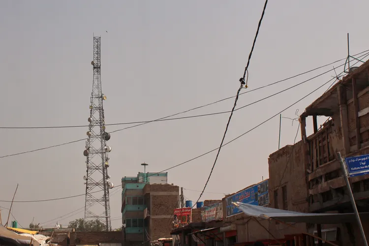 阿富汗先前被斷網，街道上一片死寂。美聯社