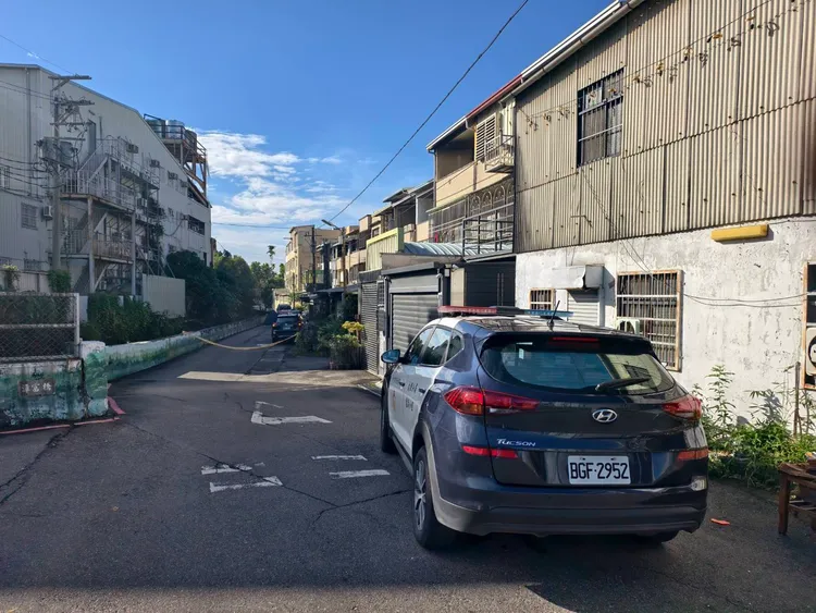轄區警方到場處理，追查後發現一名外籍女移工涉有重嫌。民眾提供