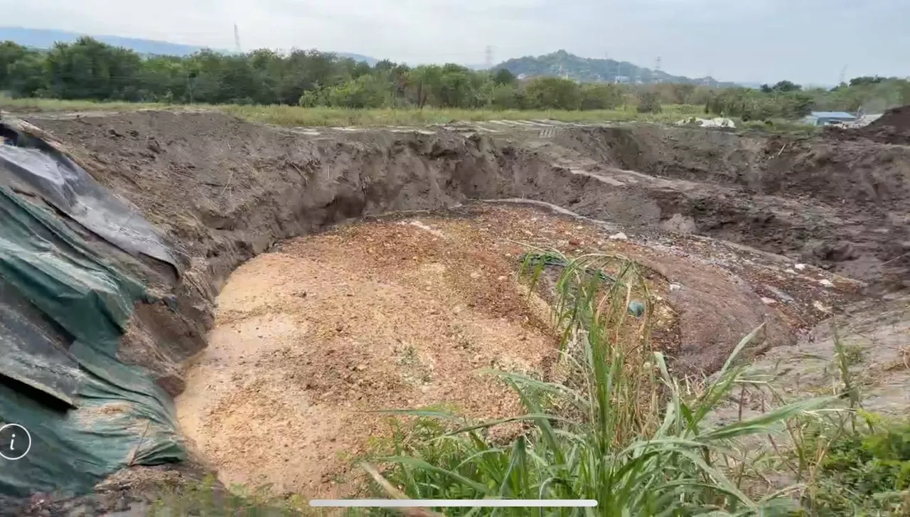台中雾峰掩埋场的厨余,被称为「雾峰厨余湖」。江和树提供