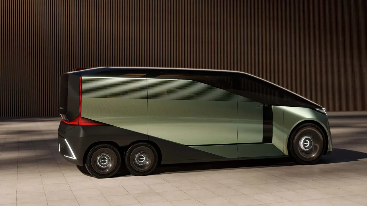 LS 概念车采用六轮结构设计,后轴呈双轮并列形式,大幅拉长车尾与后座空间,明确聚焦乘坐者空间体验。原厂照片