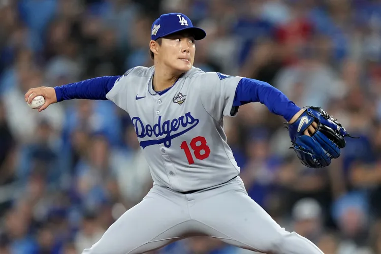 山本由伸连续两场季后赛演出完投胜。美联社