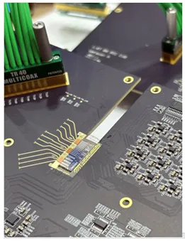 過去兩年，OpenAI與NVIDIA的⼤規模投資與訂單，讓矽光⼦再度成為焦點。圖為矽光子整合技術，工研院提供