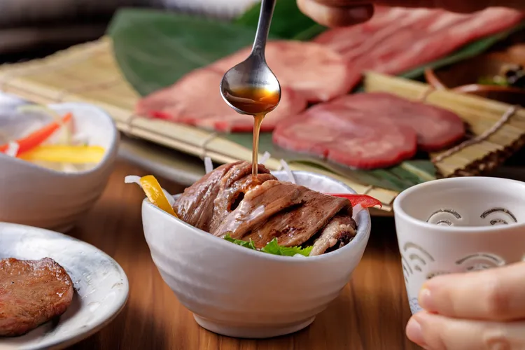 牛舌滿貫拼盤850元。赤虎提供